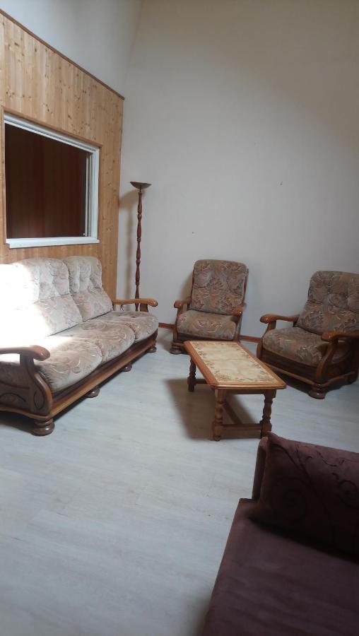 Hebergement Pour 2 Personnes,1 Chambres, Salon, Salle A Manger, Grand Garage Possibilite D'Un Lit 1 Personne Supplementaire Pour 15 Euros Sancoins المظهر الخارجي الصورة